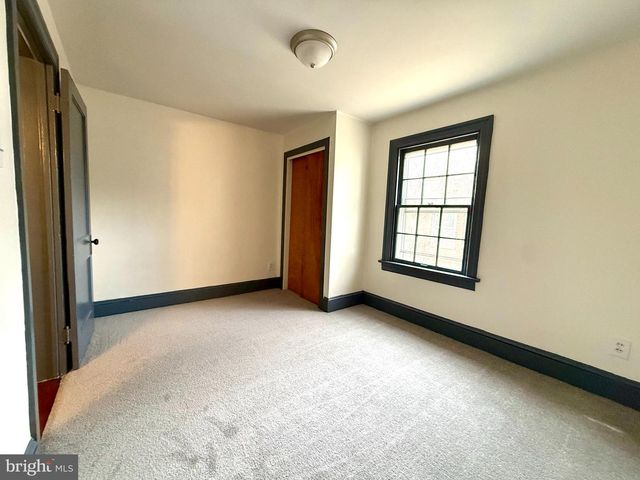 208 WOODWARD AVE, Lock Haven, PA 17745