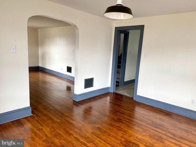 208 WOODWARD AVE, Lock Haven, PA 17745