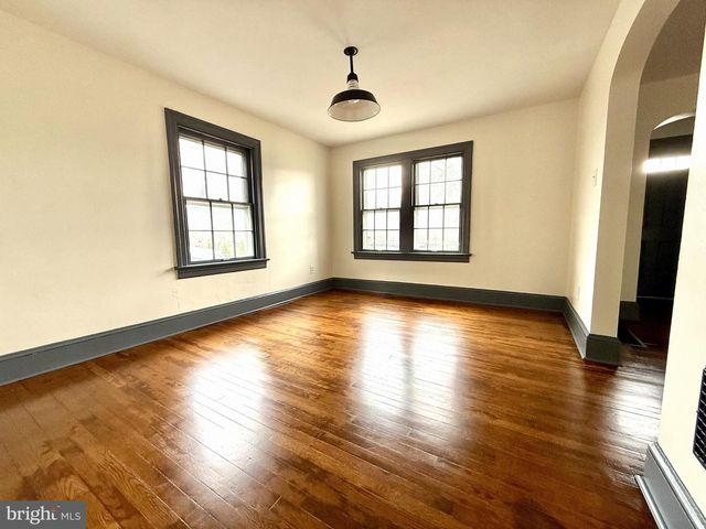 208 WOODWARD AVE, Lock Haven, PA 17745