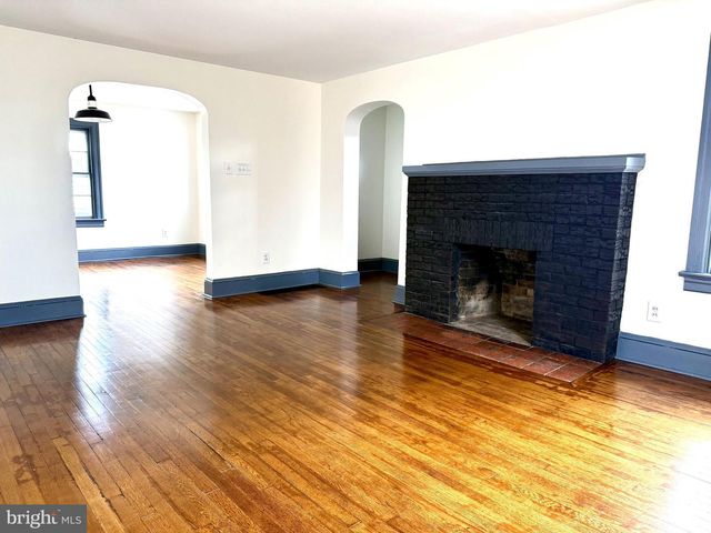 208 WOODWARD AVE, Lock Haven, PA 17745