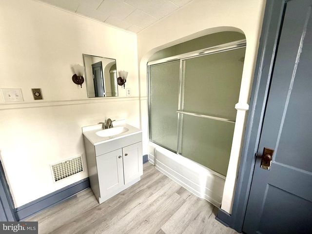 208 WOODWARD AVE, Lock Haven, PA 17745