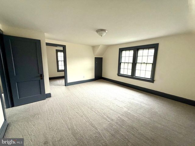 208 WOODWARD AVE, Lock Haven, PA 17745