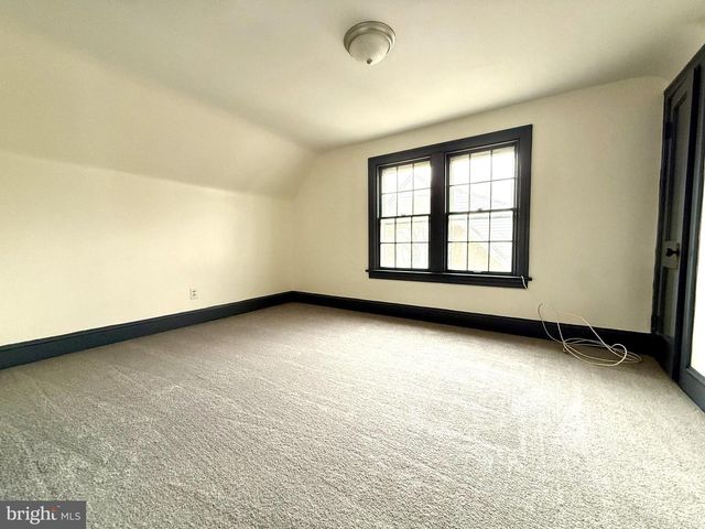 208 WOODWARD AVE, Lock Haven, PA 17745