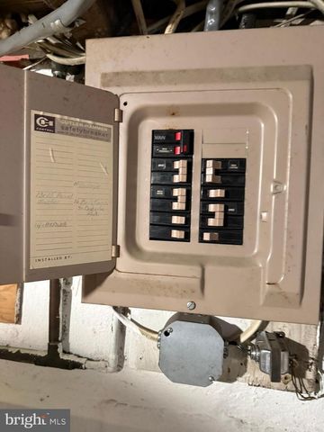 208 WOODWARD AVE, Lock Haven, PA 17745