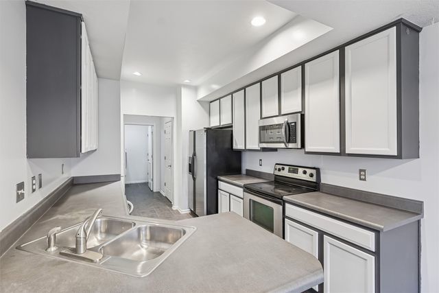 2101 Meadow Court 701, Des Moines, IA 50320