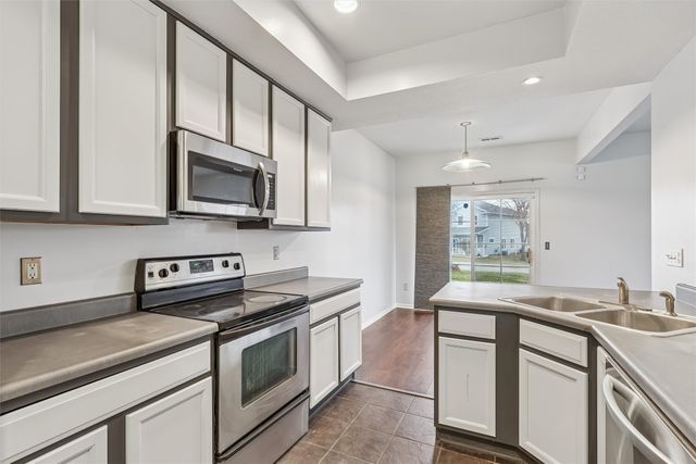 2101 Meadow Court 701, Des Moines, IA 50320