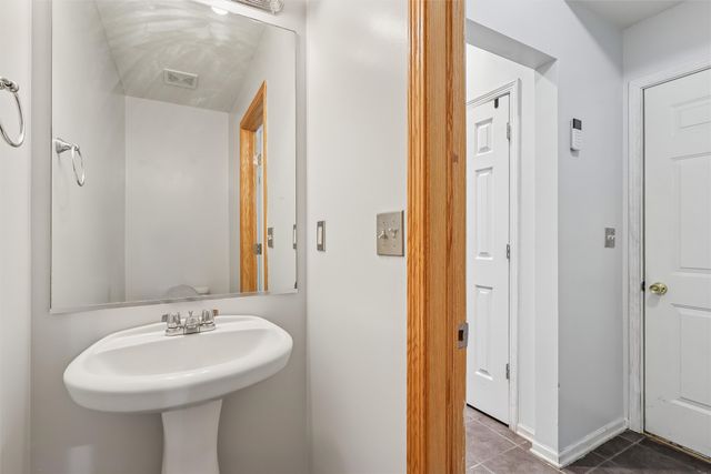 2101 Meadow Court 701, Des Moines, IA 50320