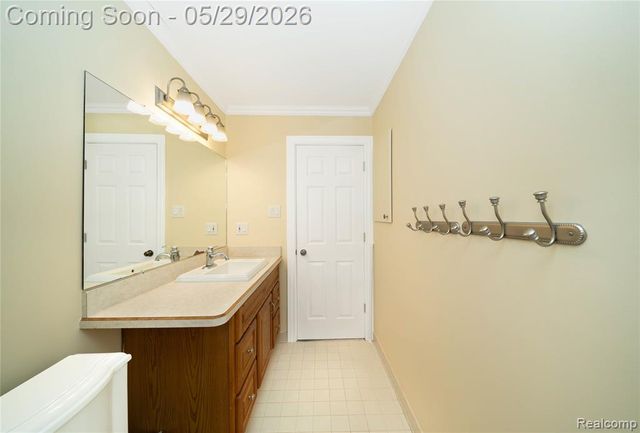 7806 Circle Boulevard, West Bloomfield, MI 48323