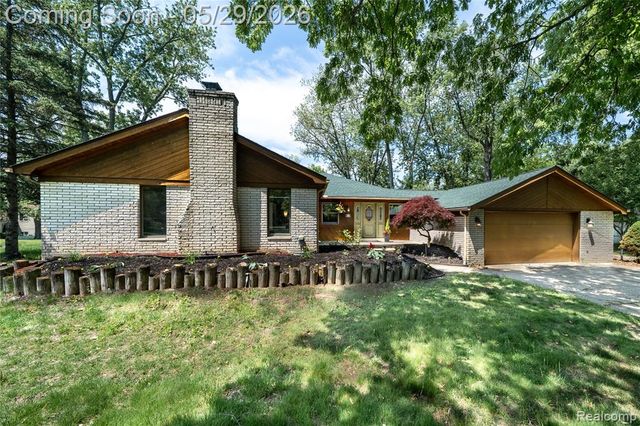 7806 Circle Boulevard, West Bloomfield, MI 48323