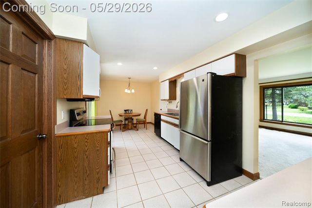 7806 Circle Boulevard, West Bloomfield, MI 48323