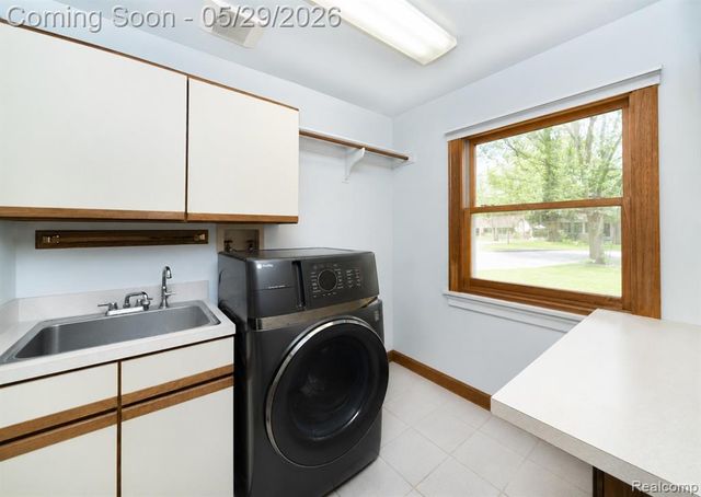 7806 Circle Boulevard, West Bloomfield, MI 48323