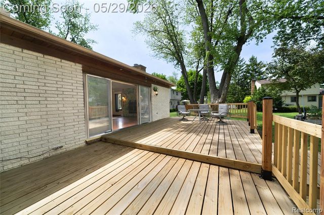 7806 Circle Boulevard, West Bloomfield, MI 48323