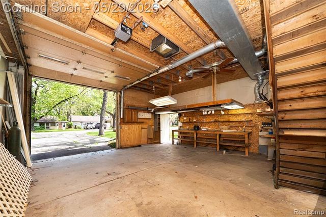 7806 Circle Boulevard, West Bloomfield, MI 48323