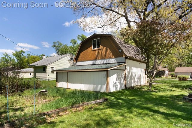 7806 Circle Boulevard, West Bloomfield, MI 48323