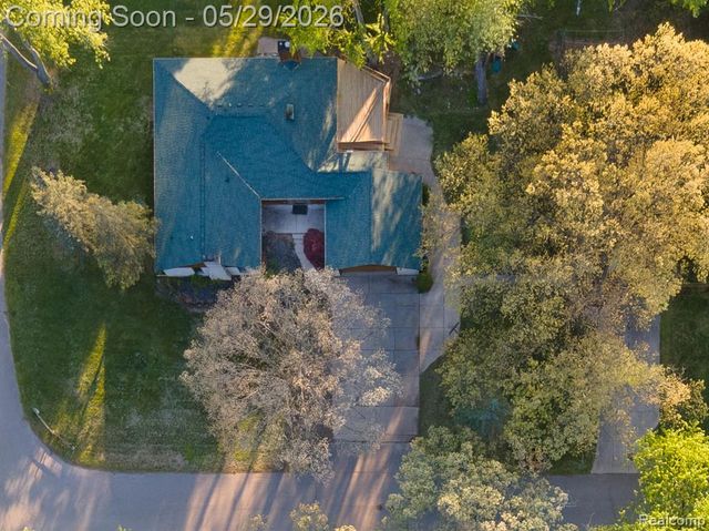 7806 Circle Boulevard, West Bloomfield, MI 48323
