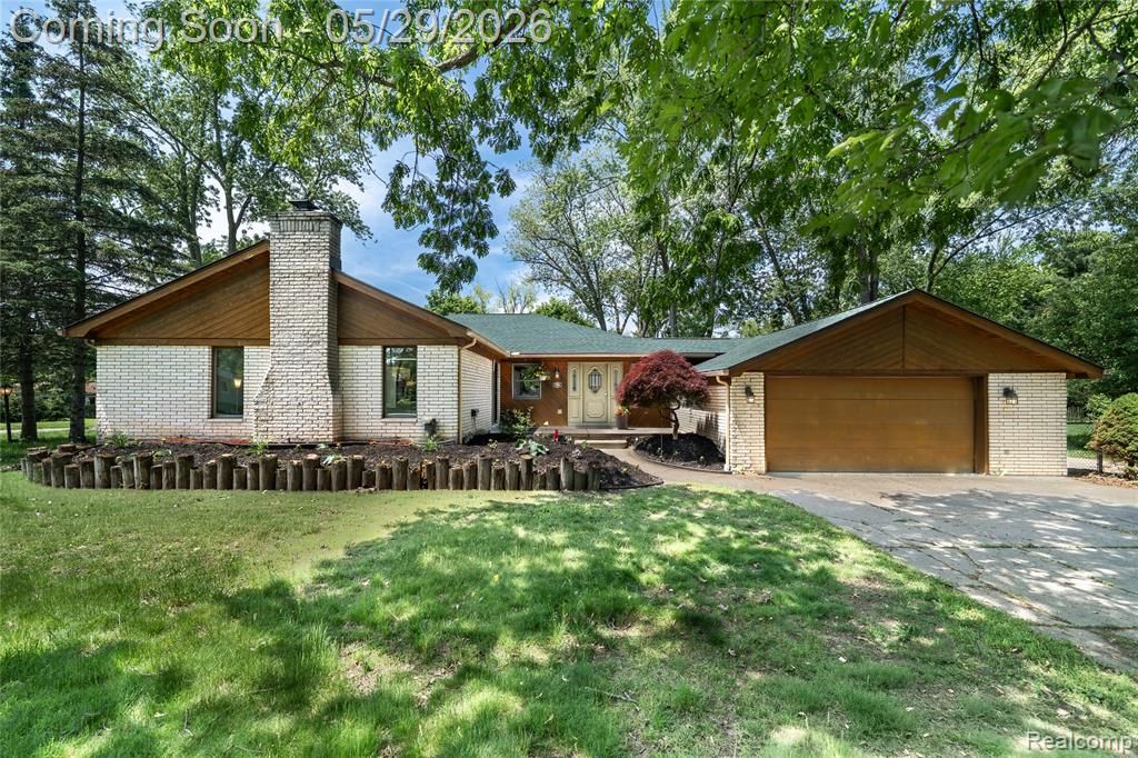 7806 Circle Boulevard, West Bloomfield, MI 48323