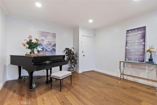 15248 Dickens Street 102, Sherman Oaks, CA 91403
