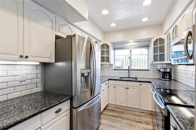 15248 Dickens Street 102, Sherman Oaks, CA 91403