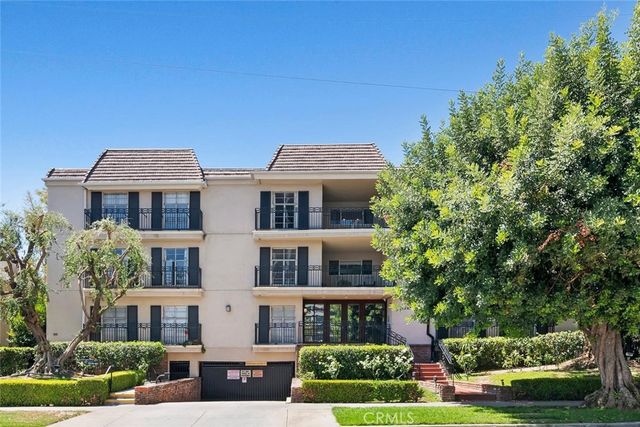 15248 Dickens Street 102, Sherman Oaks, CA 91403