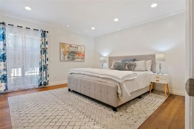 15248 Dickens Street 102, Sherman Oaks, CA 91403