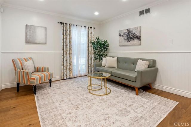 15248 Dickens Street 102, Sherman Oaks, CA 91403