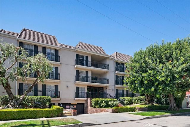 15248 Dickens Street 102, Sherman Oaks, CA 91403