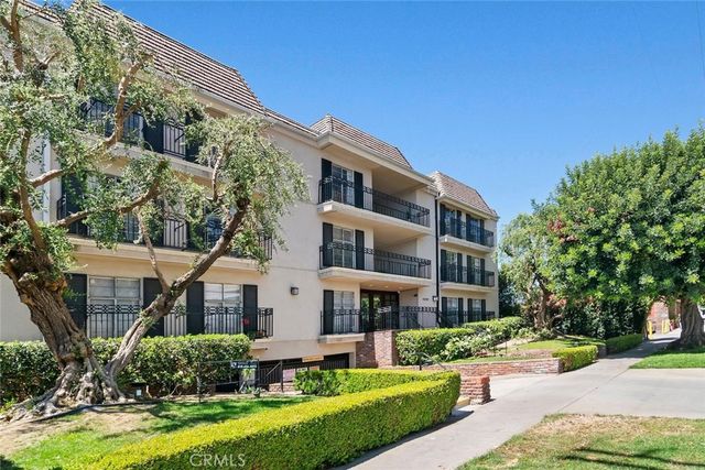 15248 Dickens Street 102, Sherman Oaks, CA 91403