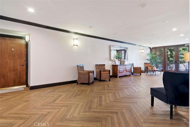 15248 Dickens Street 102, Sherman Oaks, CA 91403
