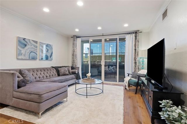 15248 Dickens Street 102, Sherman Oaks, CA 91403