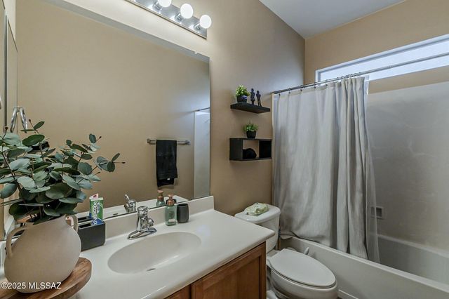926 W Via De Gala, Sahuarita, AZ 85629