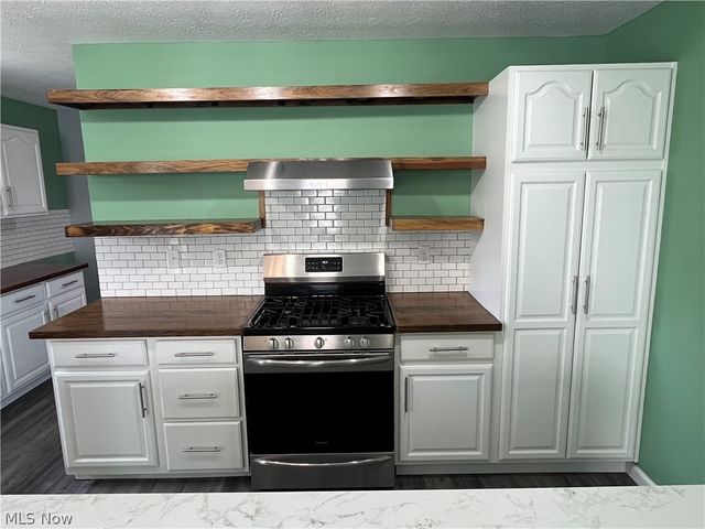 835 Yorkshire Drive, Ravenna, OH 44266