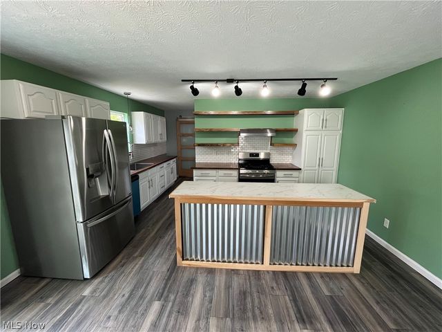 835 Yorkshire Drive, Ravenna, OH 44266