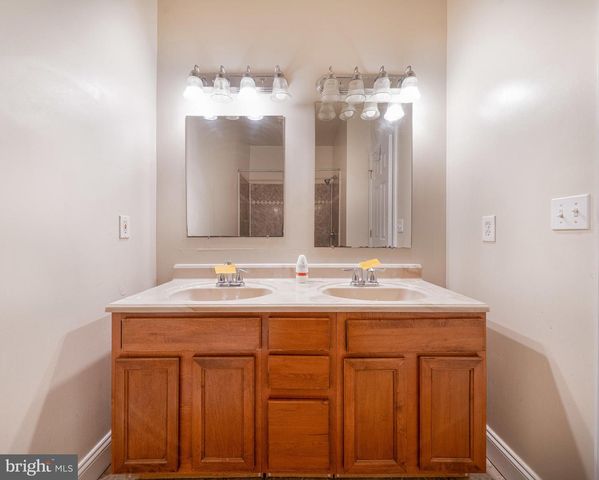 1371 MONROE NW, Washington, DC 20010