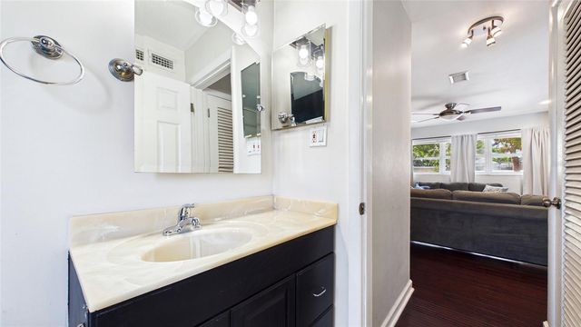 6400 PELICAN DRIVE S, St Petersburg, FL 33707