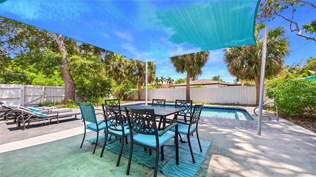 6400 PELICAN DRIVE S, St Petersburg, FL 33707