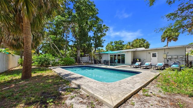 6400 PELICAN DRIVE S, St Petersburg, FL 33707