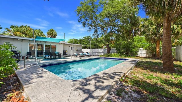 6400 PELICAN DRIVE S, St Petersburg, FL 33707