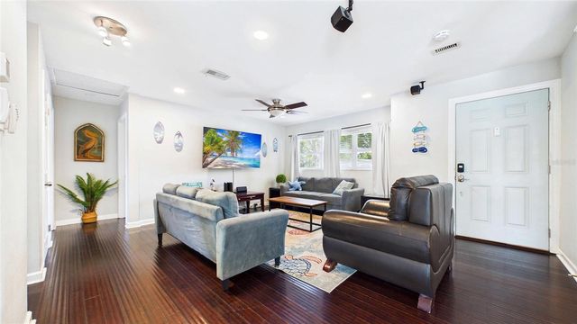 6400 PELICAN DRIVE S, St Petersburg, FL 33707