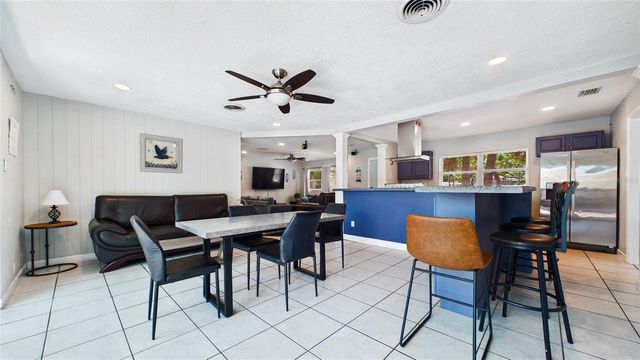 6400 PELICAN DRIVE S, St Petersburg, FL 33707