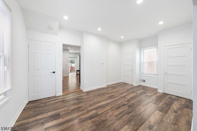 565 Pennsylvania Ave, Elizabeth City, NJ 07201