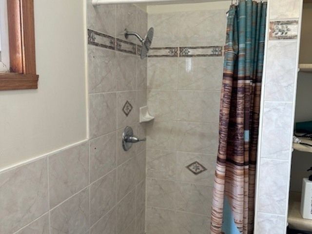 915 E Oakton Street A, Des Plaines, IL 60018