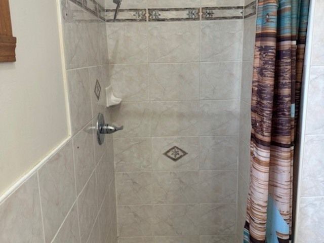 915 E Oakton Street A, Des Plaines, IL 60018