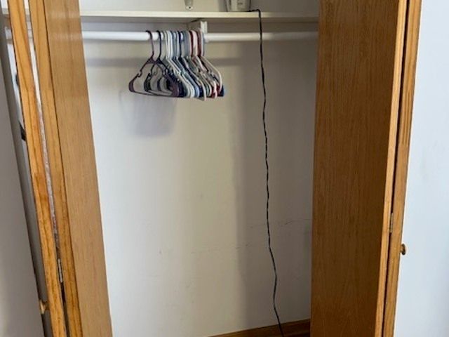 915 E Oakton Street A, Des Plaines, IL 60018