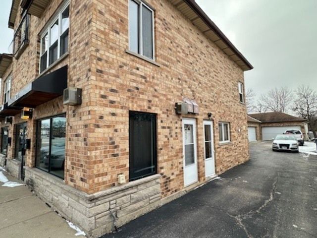 915 E Oakton Street A, Des Plaines, IL 60018