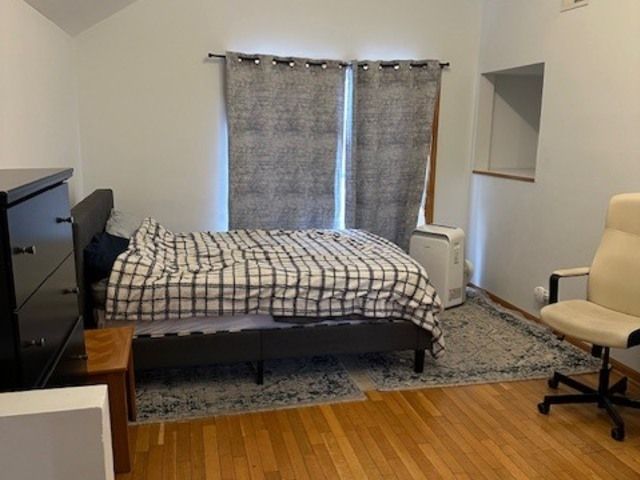 915 E Oakton Street A, Des Plaines, IL 60018