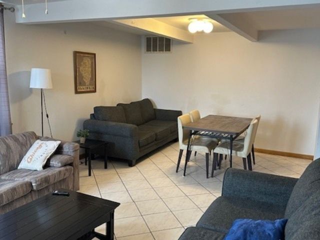 915 E Oakton Street A, Des Plaines, IL 60018