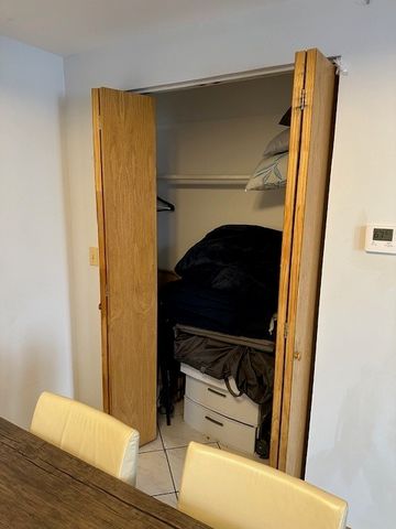 915 E Oakton Street A, Des Plaines, IL 60018