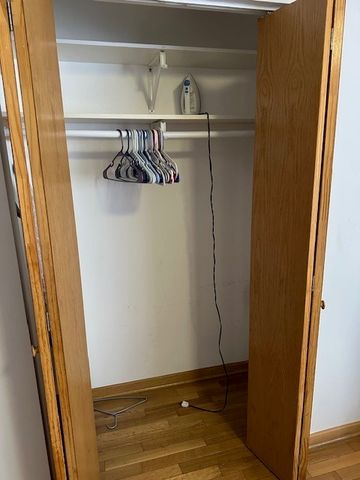 915 E Oakton Street A, Des Plaines, IL 60018