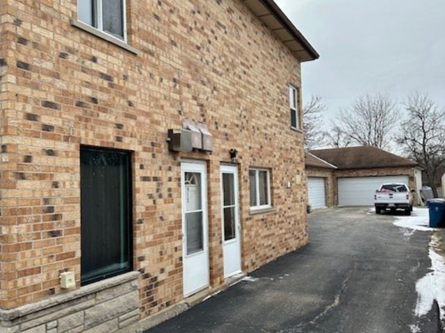 915 E Oakton Street A, Des Plaines, IL 60018