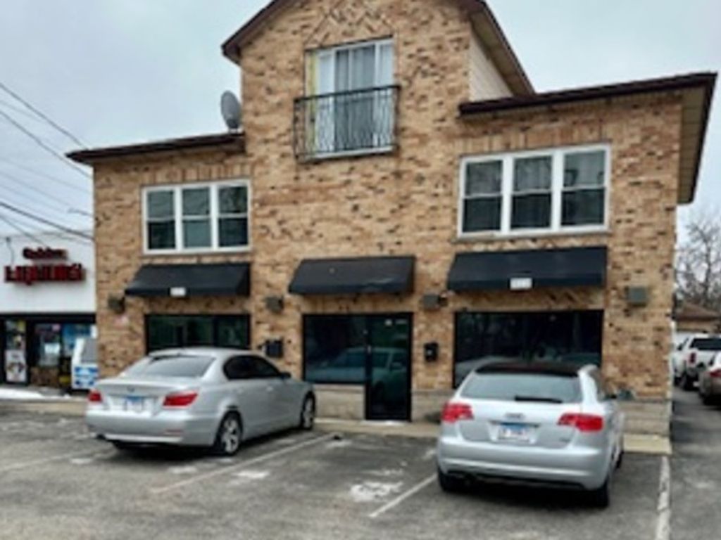 915 E Oakton Street A, Des Plaines, IL 60018